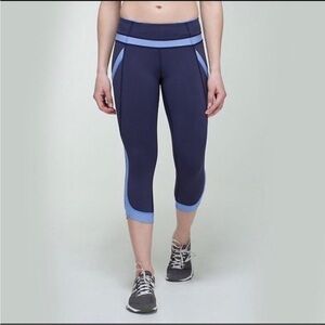 Lululemon Cadet Blue & Lullaby Chase Me Crop II Capris Size 8